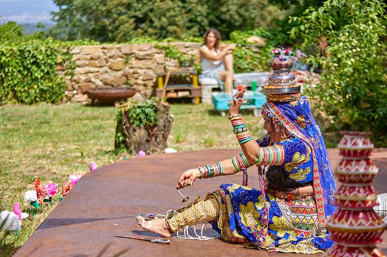 Sayari Sapera performance