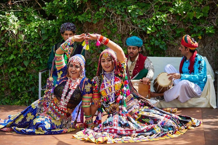Sayari Sapera performance